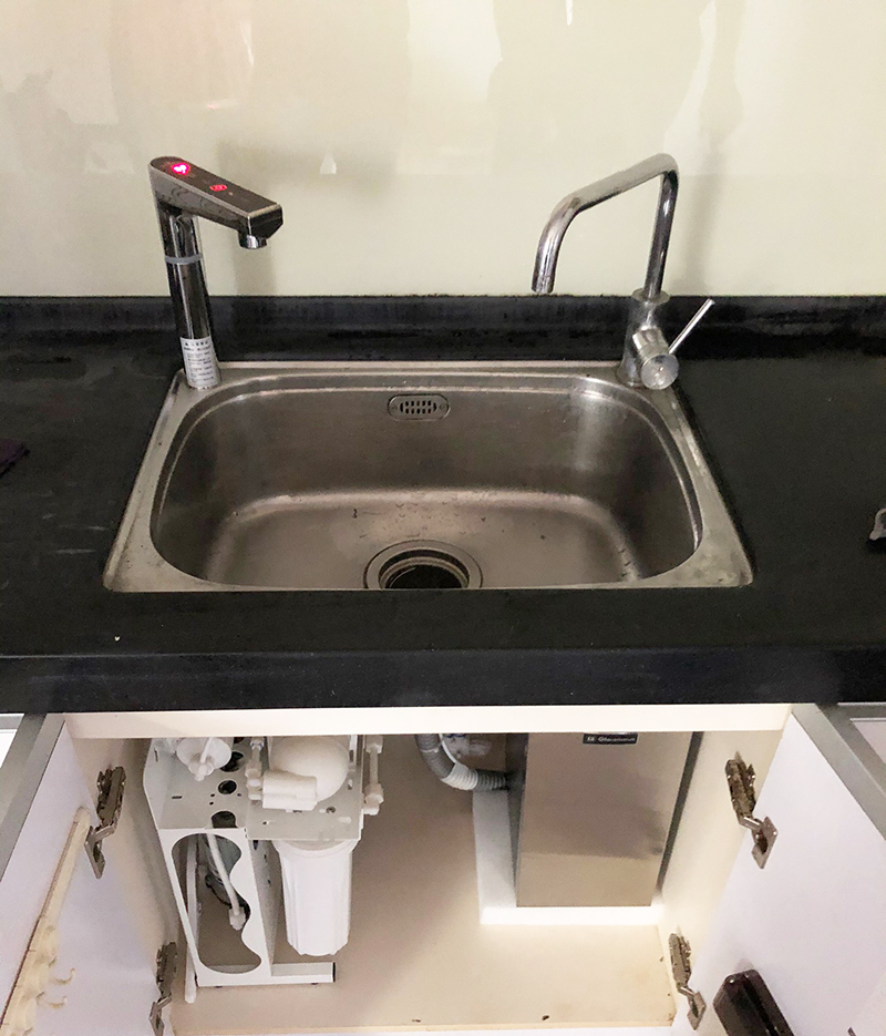 BO-7008星際銀觸控式廚下型飲水機